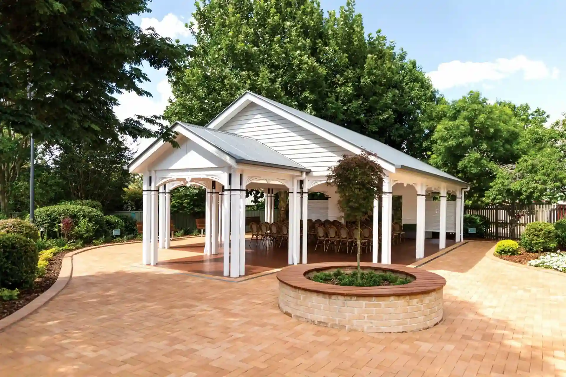 The garden pavilion at Burstows